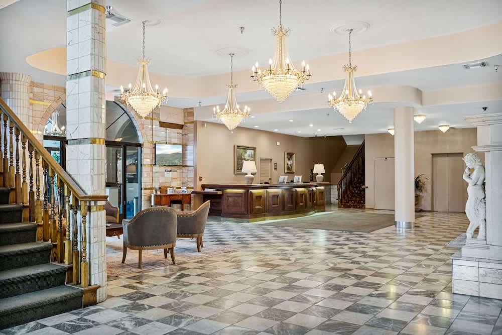 Chateau Big Bear Boutique Hotel, BW Signature Collection 2