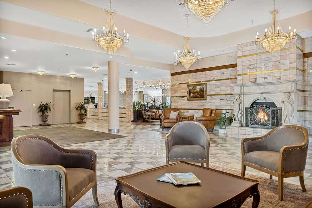 Chateau Big Bear Boutique Hotel, BW Signature Collection 3