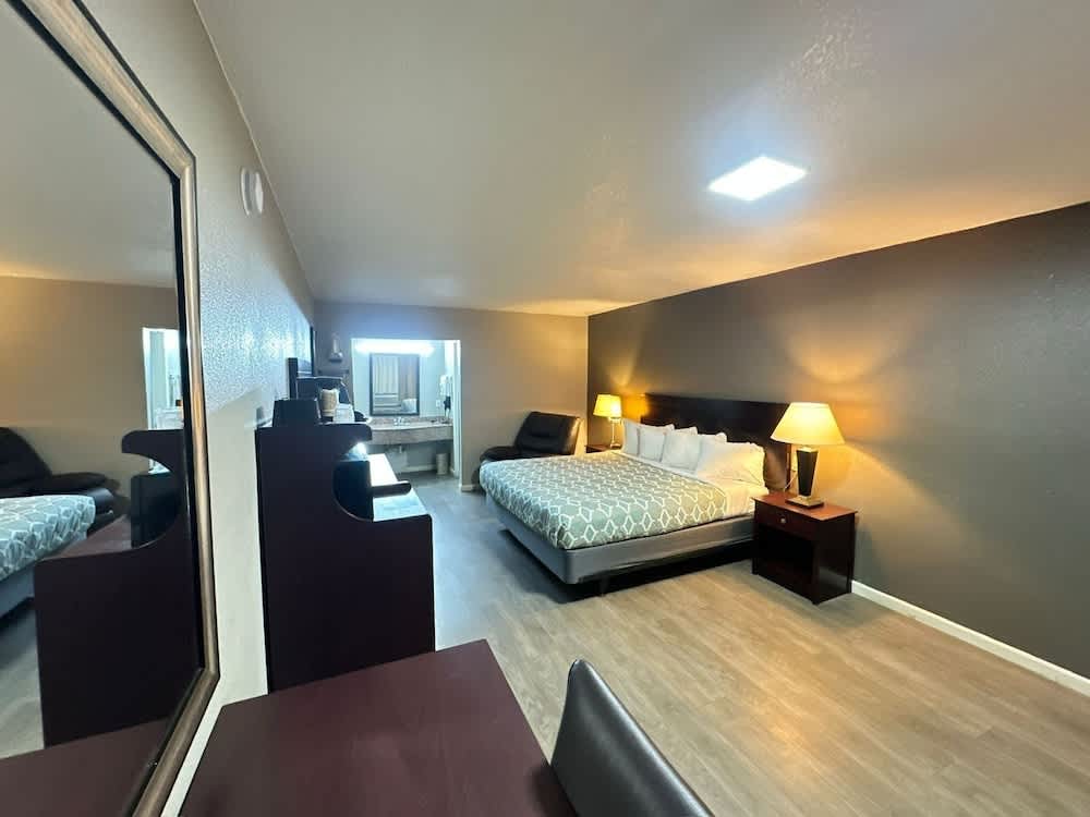 Loyalty Inn Gainesville 1