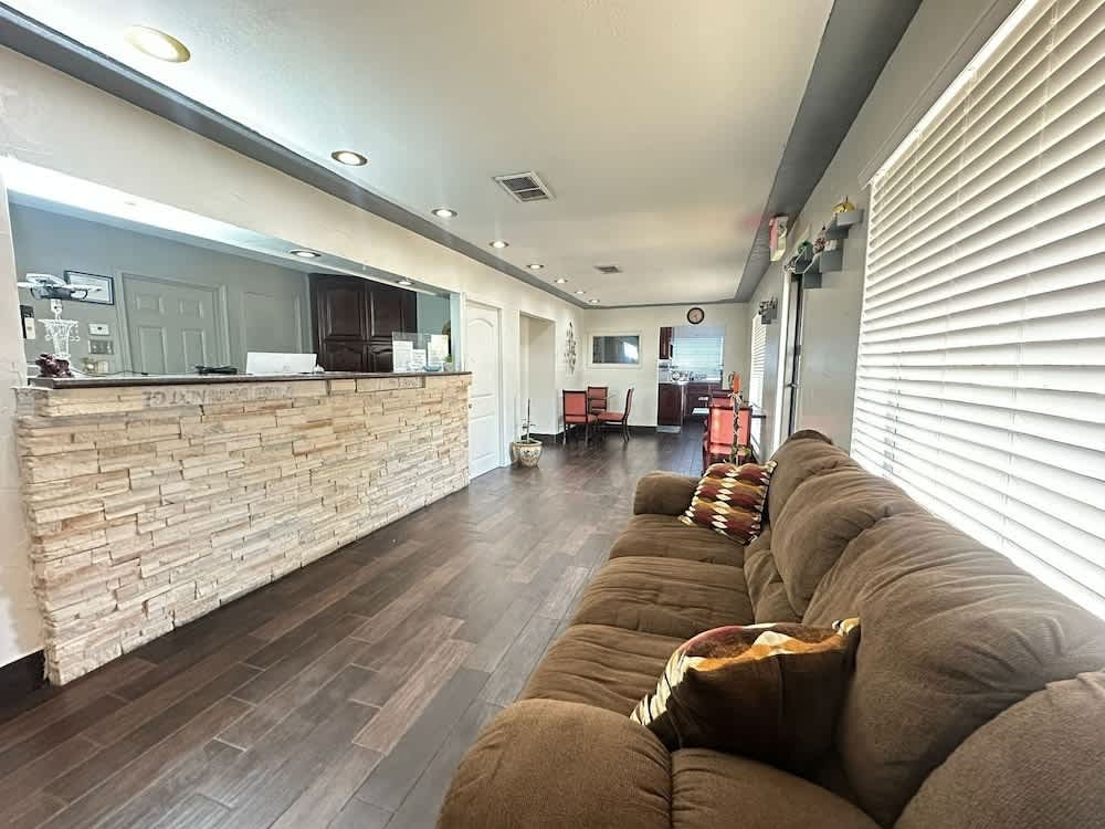 Loyalty Inn Gainesville 2