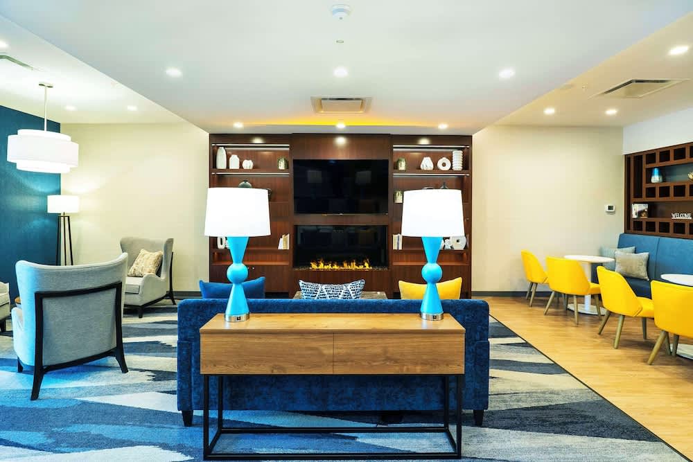 Comfort Suites Kelowna 3