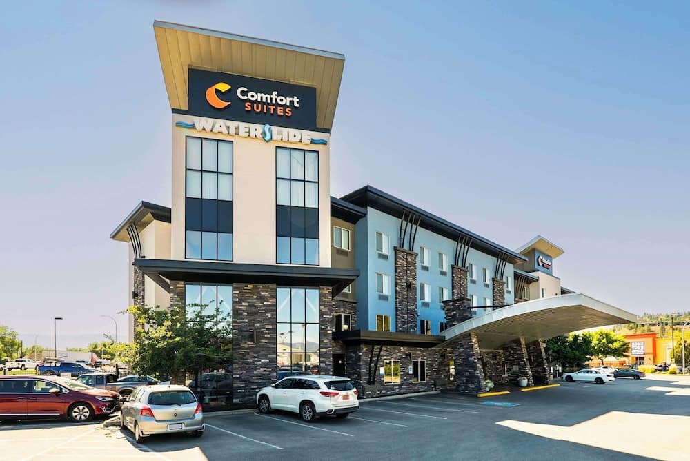 Comfort Suites Kelowna 1
