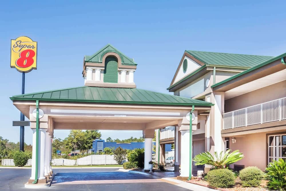 Super 8 by Wyndham Marianna 1