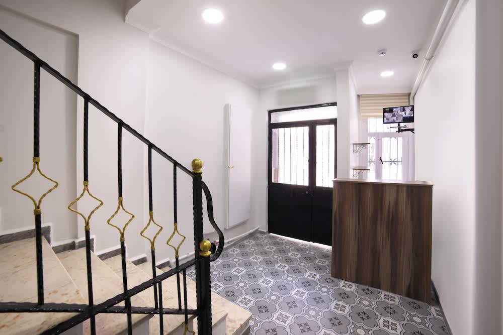 SEVEN ROSES APART HOTEL 2