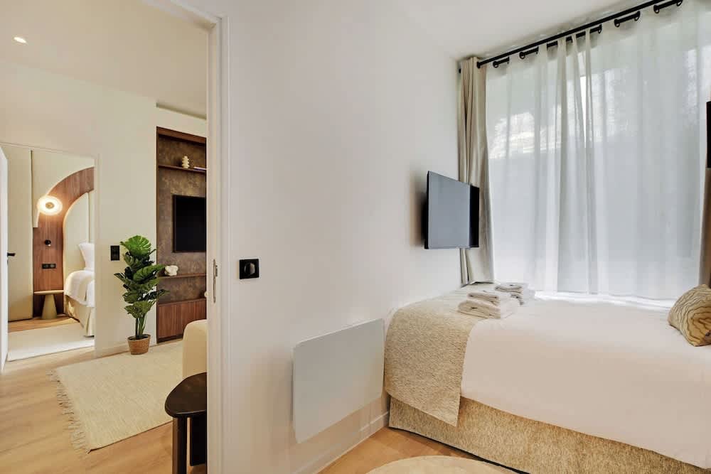 Newly Refurbished Flat in Heart of 18th District 2