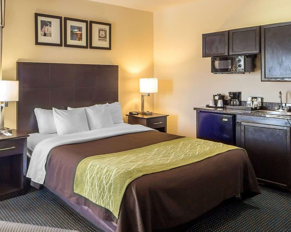 Quality Inn Tulsa - Downtown West 1