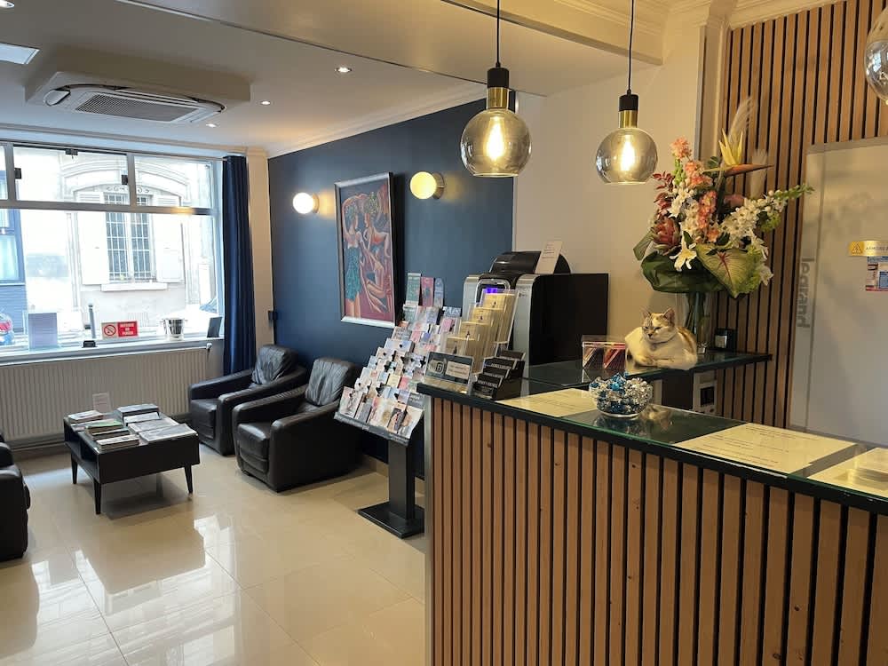 Mary's Hotel République 1