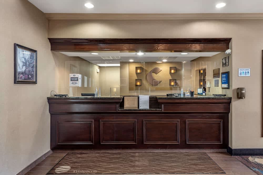 Comfort Inn & Suites Warsaw near US-30 2