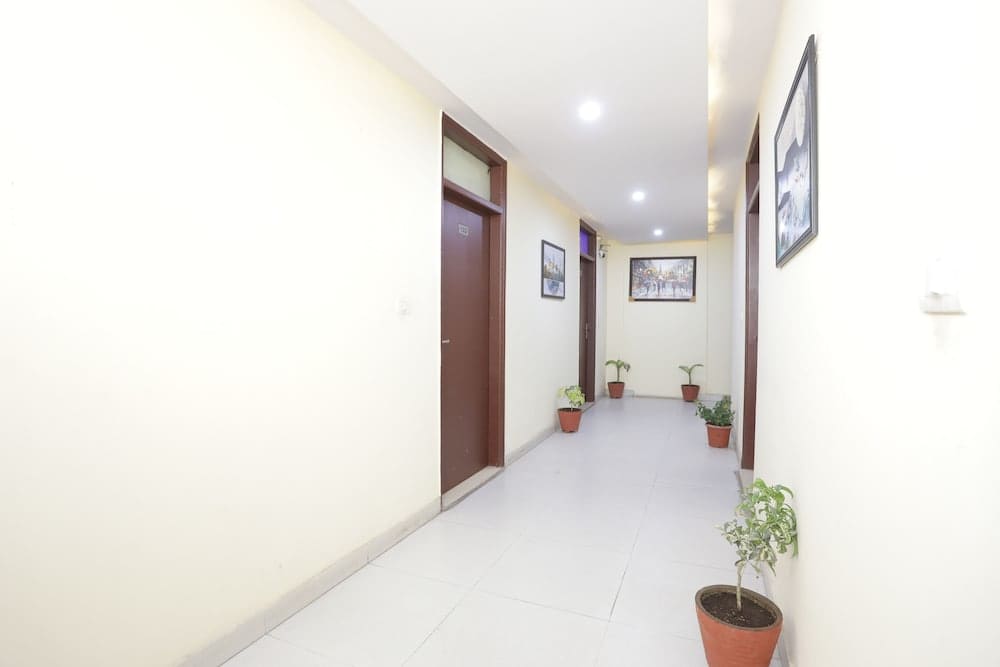 HOTEL GLOBAL STAY Near Delhi Airport 2