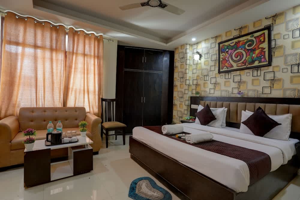 HOTEL GLOBAL STAY Near Delhi Airport 4