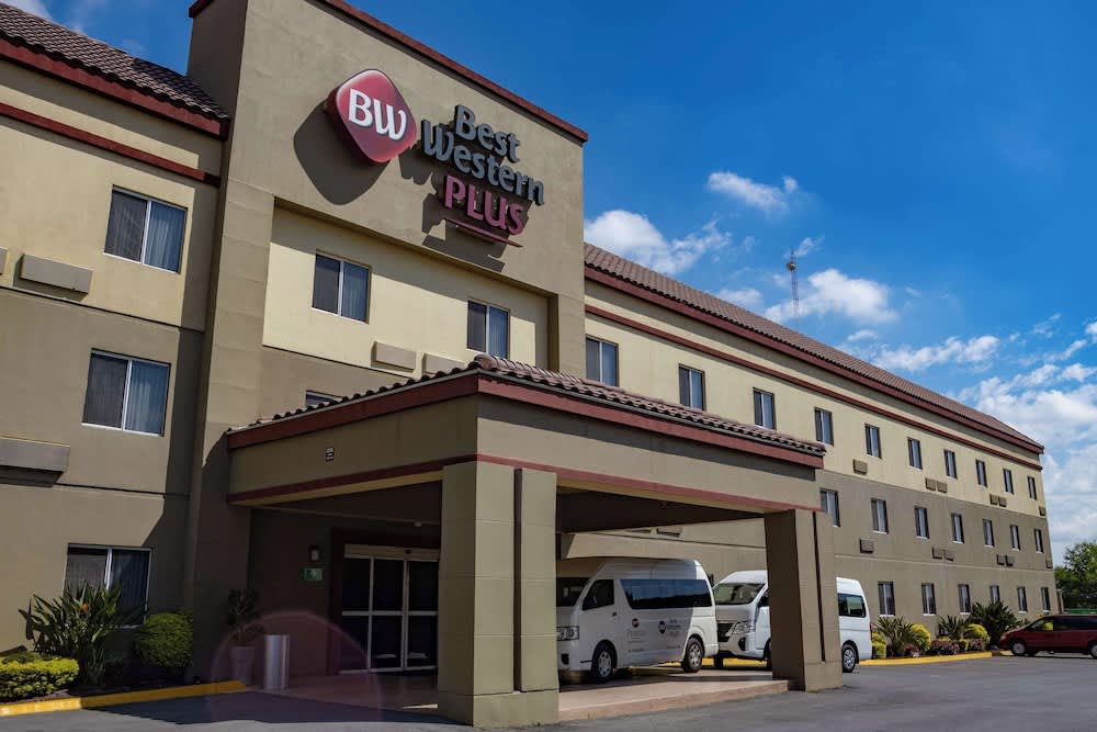 Best Western PLUS Monterrey Airport 1