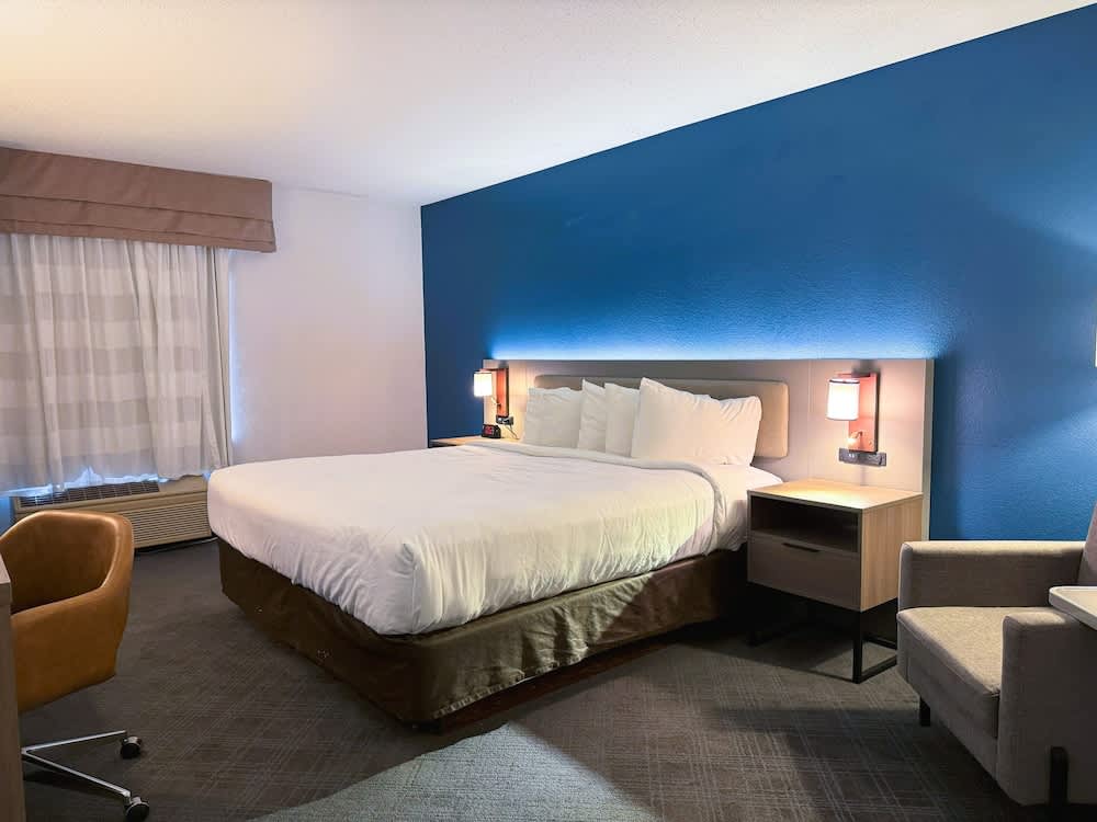 Comfort Inn & Suites Sheboygan I-43 5