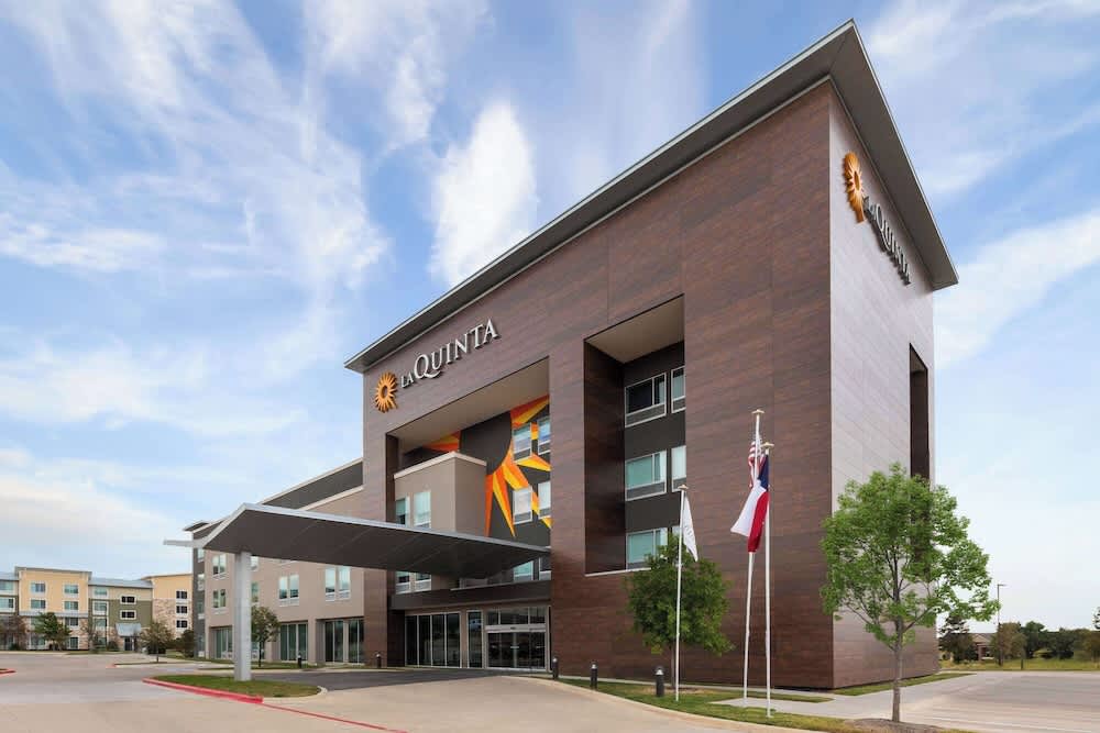 La Quinta Inn & Suites by Wyndham Austin Parmer Tech Ridge 1