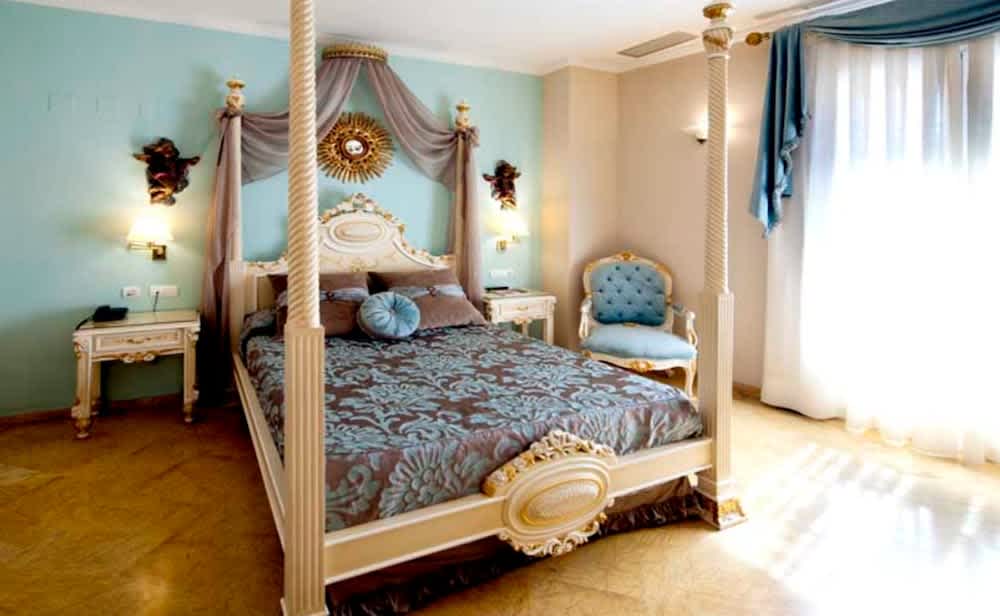 Adriano Boutique Sevilla 1