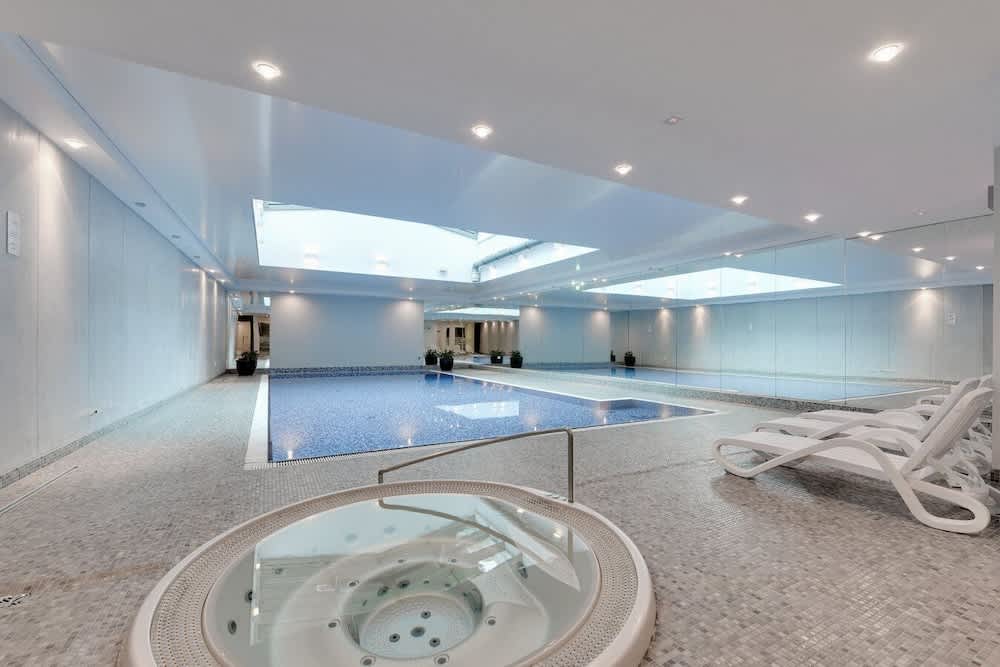Waterlane Riverside - SPA, Pool, Gym & Parking by Downtown Apartments 1