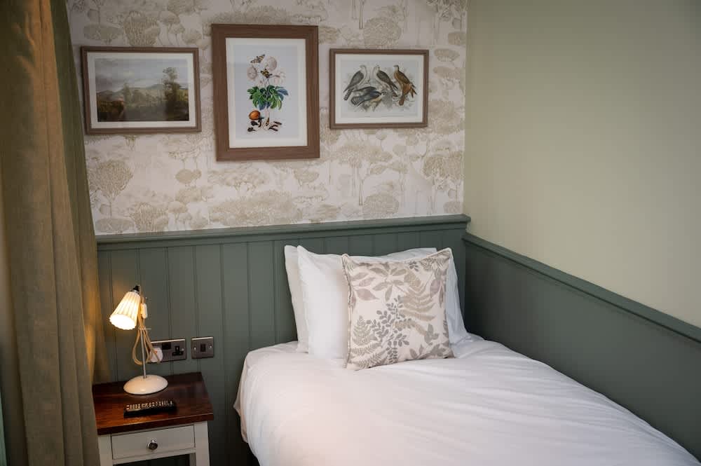 Ardencaple Hotel by Greene King Inns 2