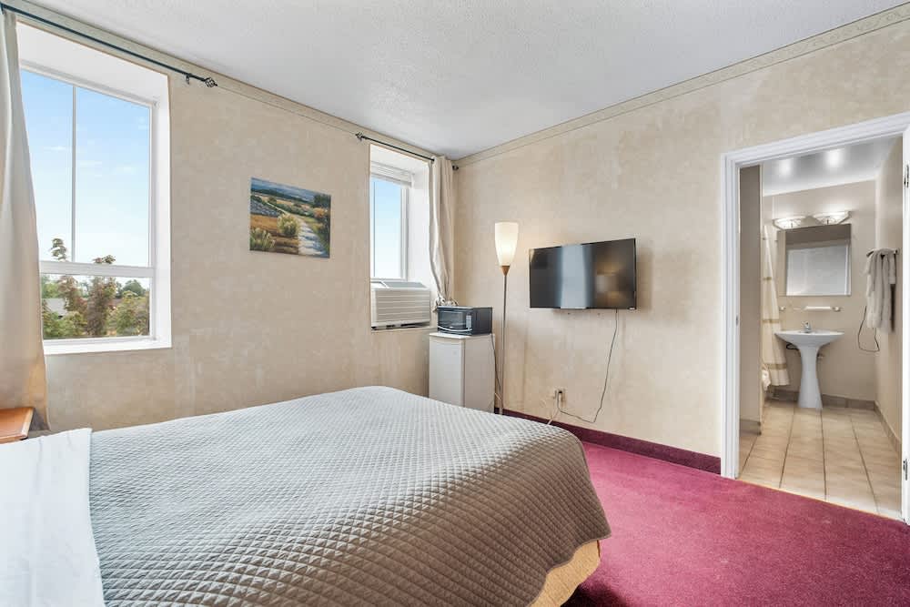 Royal Inn and Suites at Guelph 2