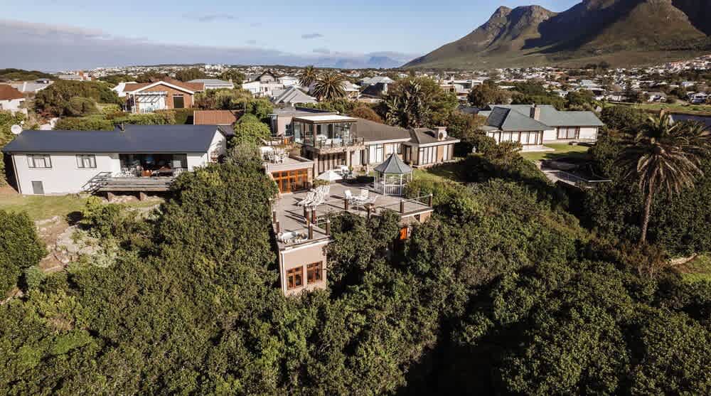 Kennedys Beach Villa 1