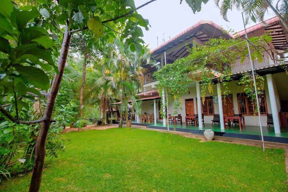 Yala River Face Inn 1