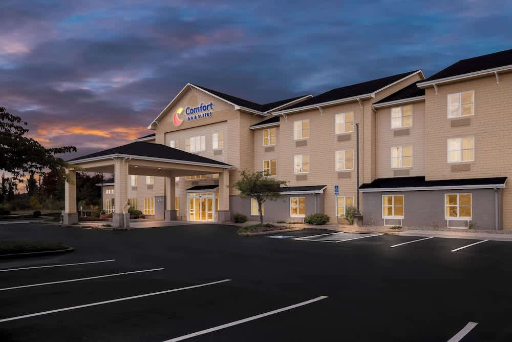 Comfort Inn & Suites Creswell 1