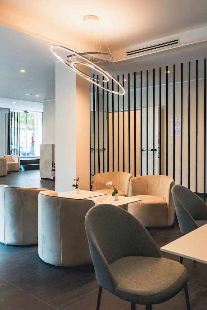 J Maluni City Hotel 2