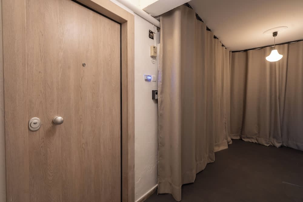 Cozy & Chic Stay with Patio Near Metro Station 2