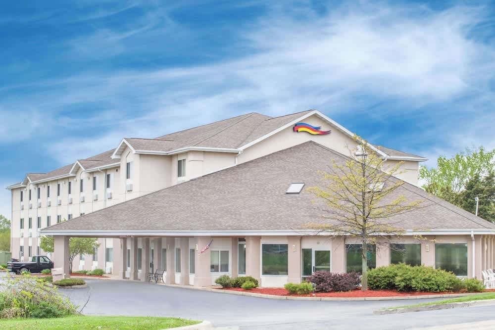 Baymont by Wyndham Freeport 1