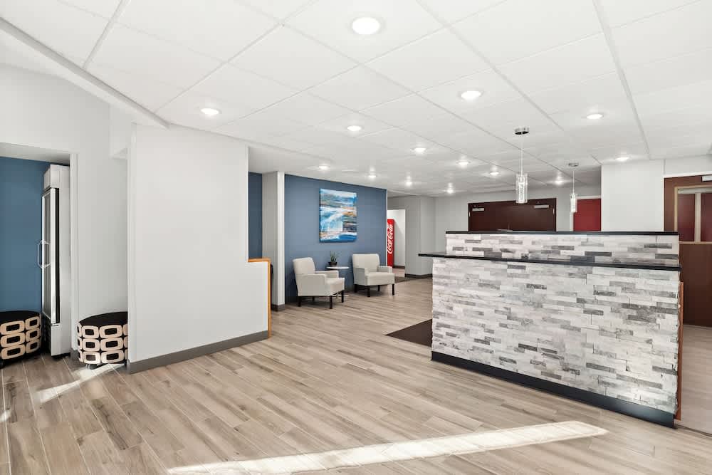 HomeTowne Studios by Red Roof East Lansing - Okemos 2