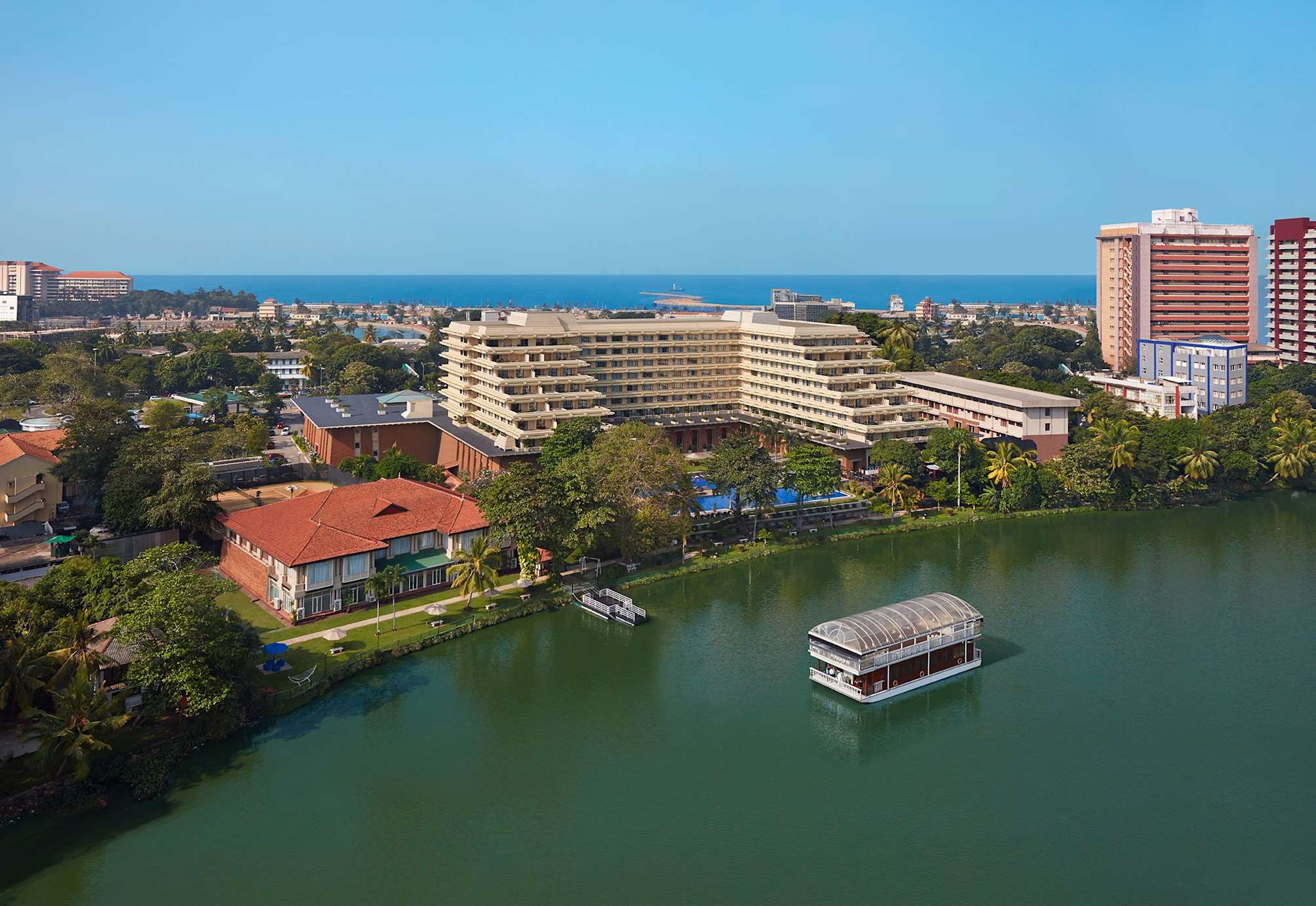 Cinnamon Lakeside 1