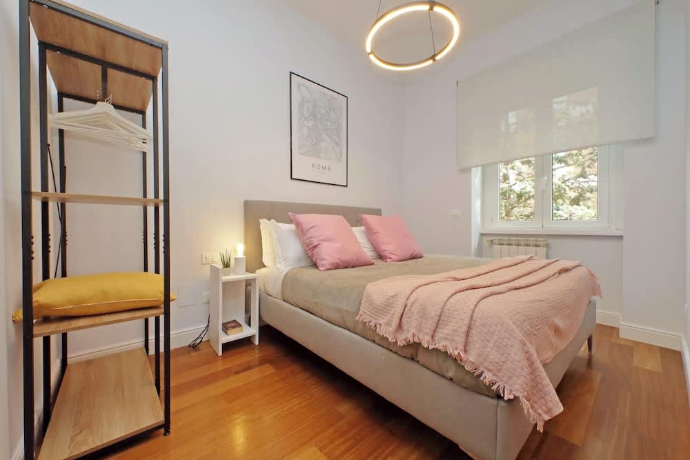 Stylish 3 bedrooms flat near Vatican 2