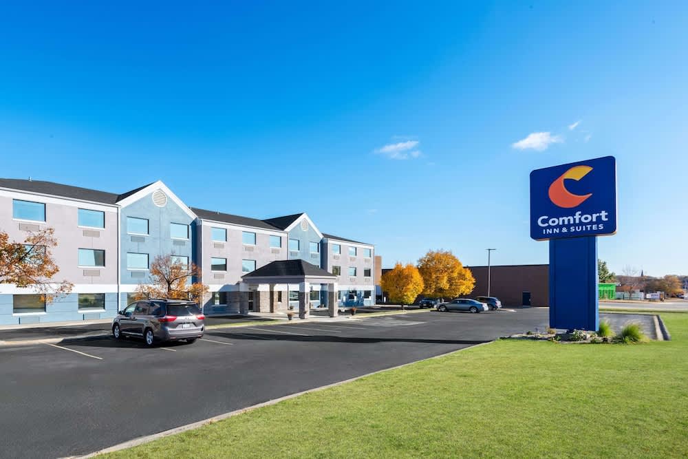 Comfort Inn & Suites 1