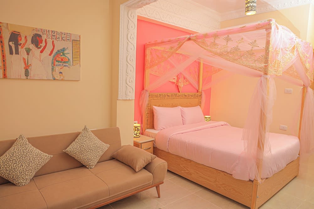 Jewel Howard Carter Hotel 1