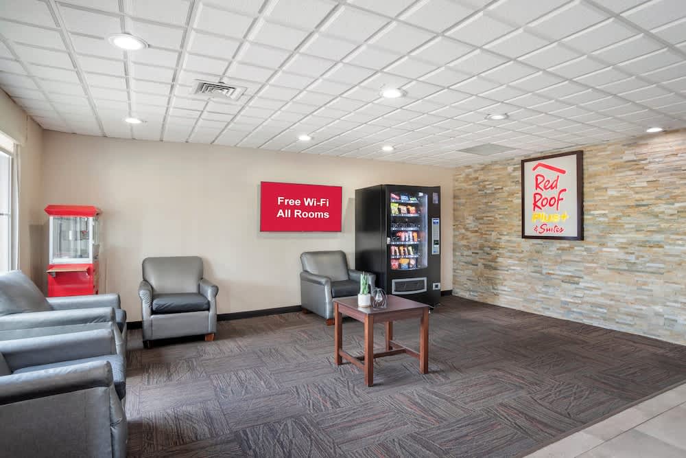 Red Roof Inn PLUS & Suites Vicksburg 2