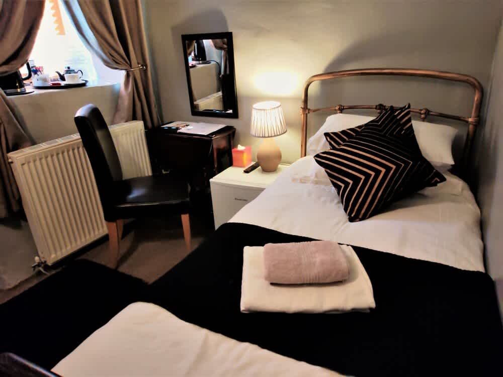 Dolgun Uchaf Historic B&B and Cottages with Boutique Bedrooms In The Heart of Snowdonia 2
