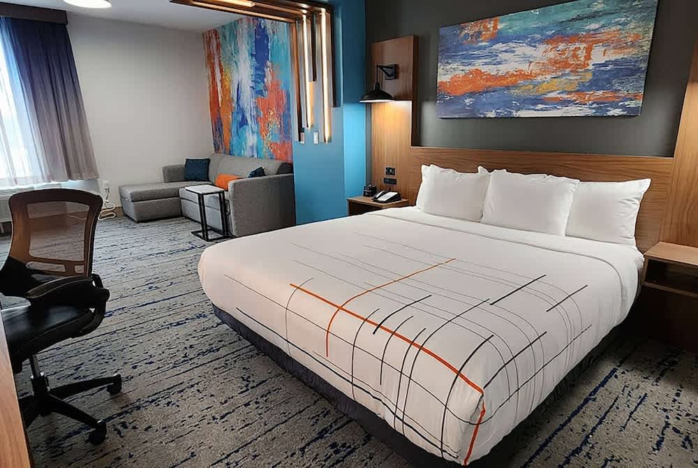 La Quinta Inn & Suites by Wyndham Austin South 1