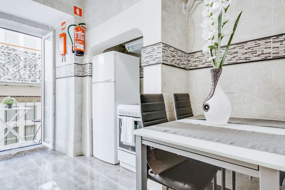 3 Bedroom Apartment in Baixa with River View 1