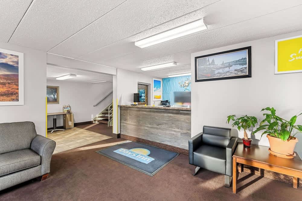 Days Inn by Wyndham Sioux Falls 2