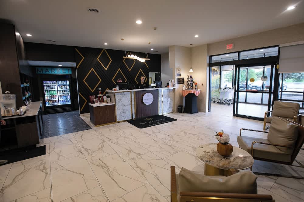 The Lux Hotel & Conference Center, Ascend Hotel Collection 4