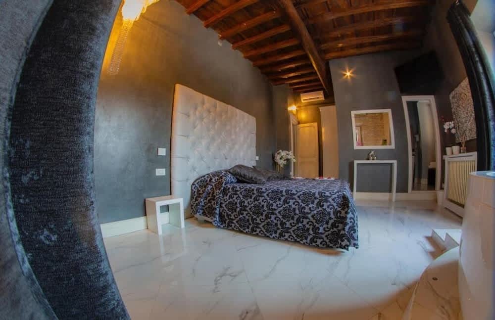 Rhome Luxury suite 1