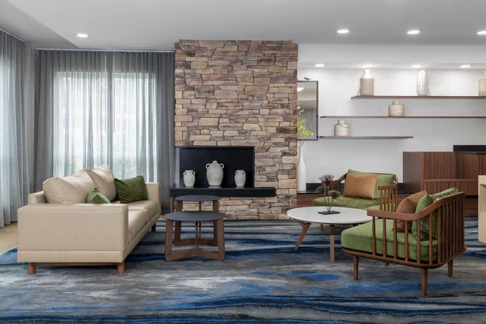 Fairfield Inn & Suites by Marriott Martinsburg 2