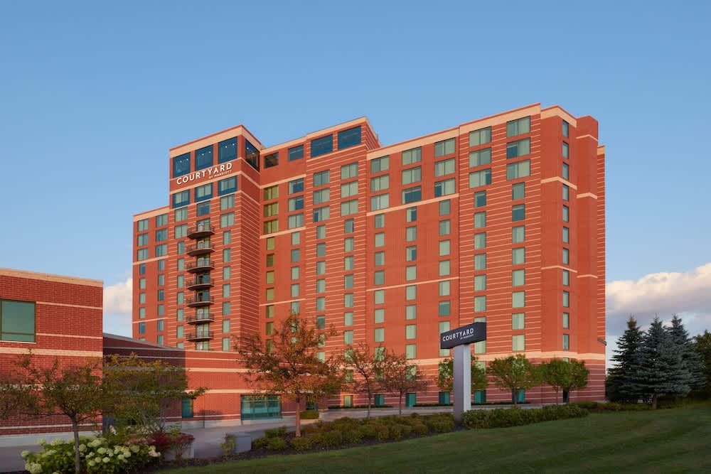 Courtyard by Marriott Ottawa East 1