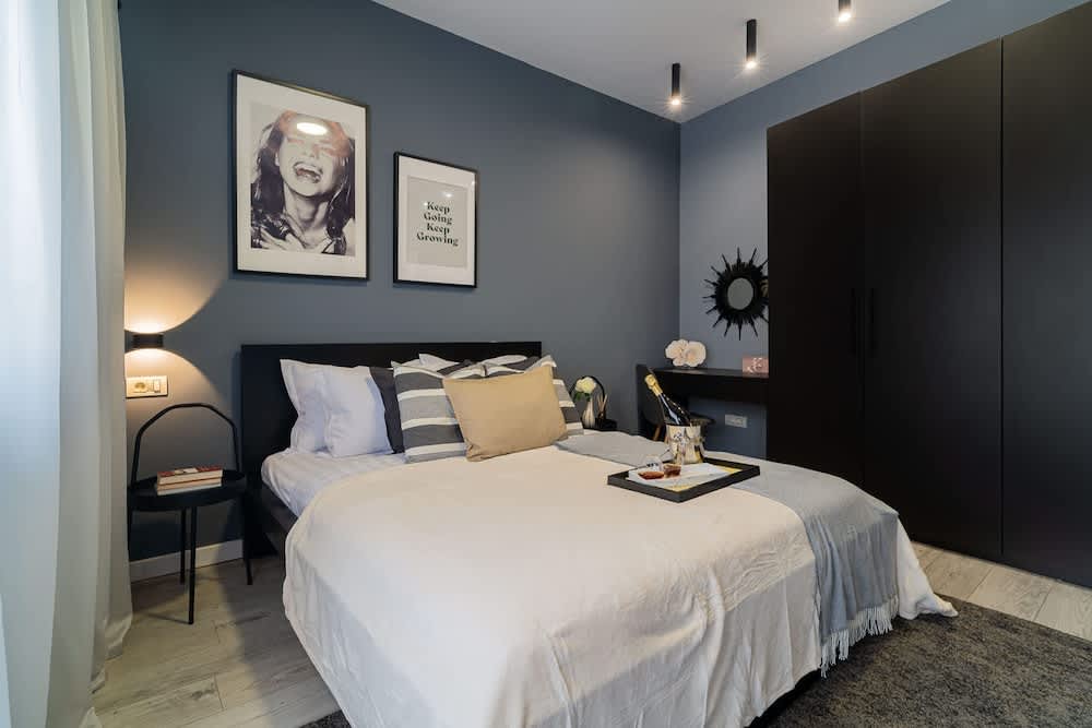 Chic Black White 2BR Retreat on Dambovitei 1