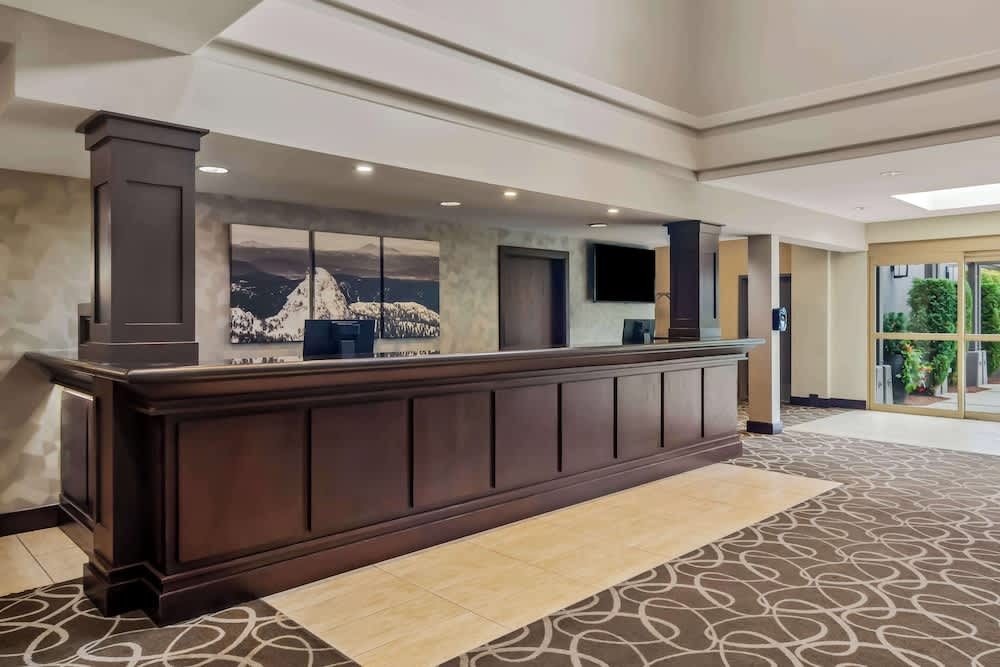 Best Western Plus Pitt Meadows Inn & Suites 3