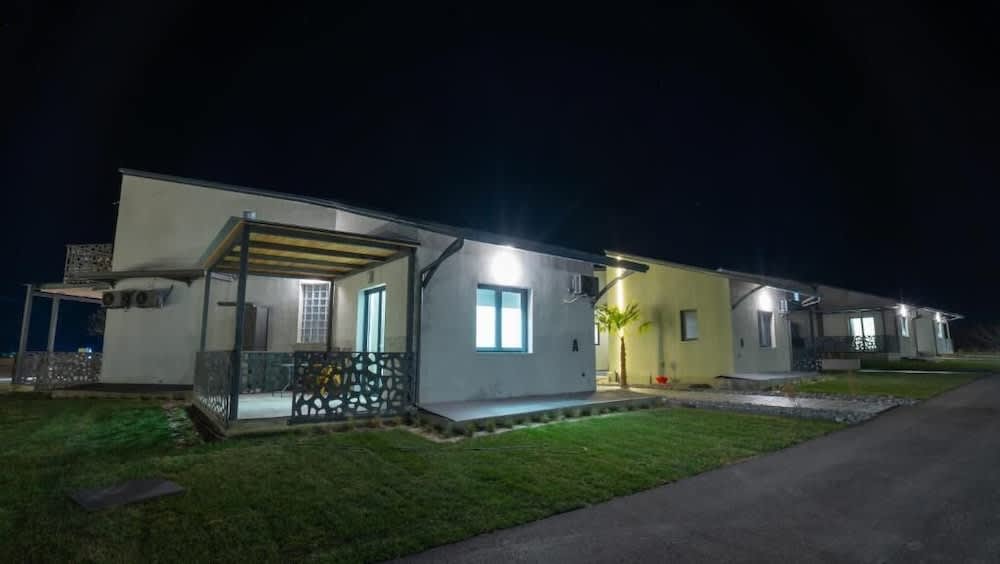 THE ROOMS 1