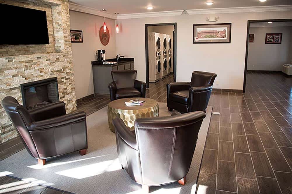 Baymont Inn and Suites by Wyndham Columbus / Near OSU 1