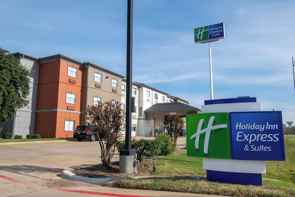 Holiday Inn Express and Suites Sulphur Springs by IHG 1
