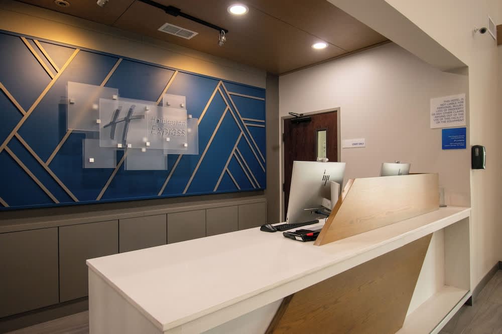 Holiday Inn Express and Suites Sulphur Springs by IHG 5