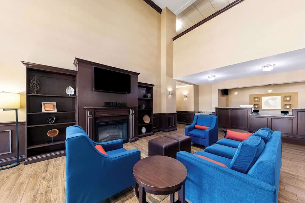 Comfort Inn & Suites Near Lake Lewisville 2