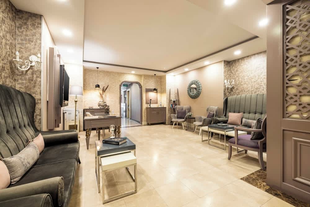 Raymond Hotel Old City 5