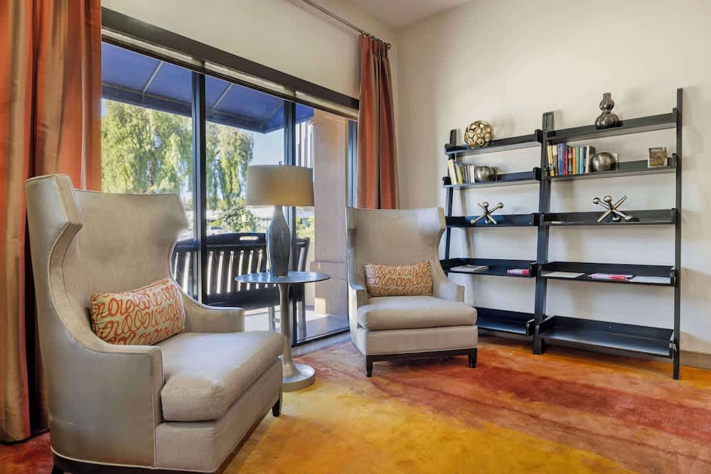 Best Western Royal Palace Inn & Suites 2